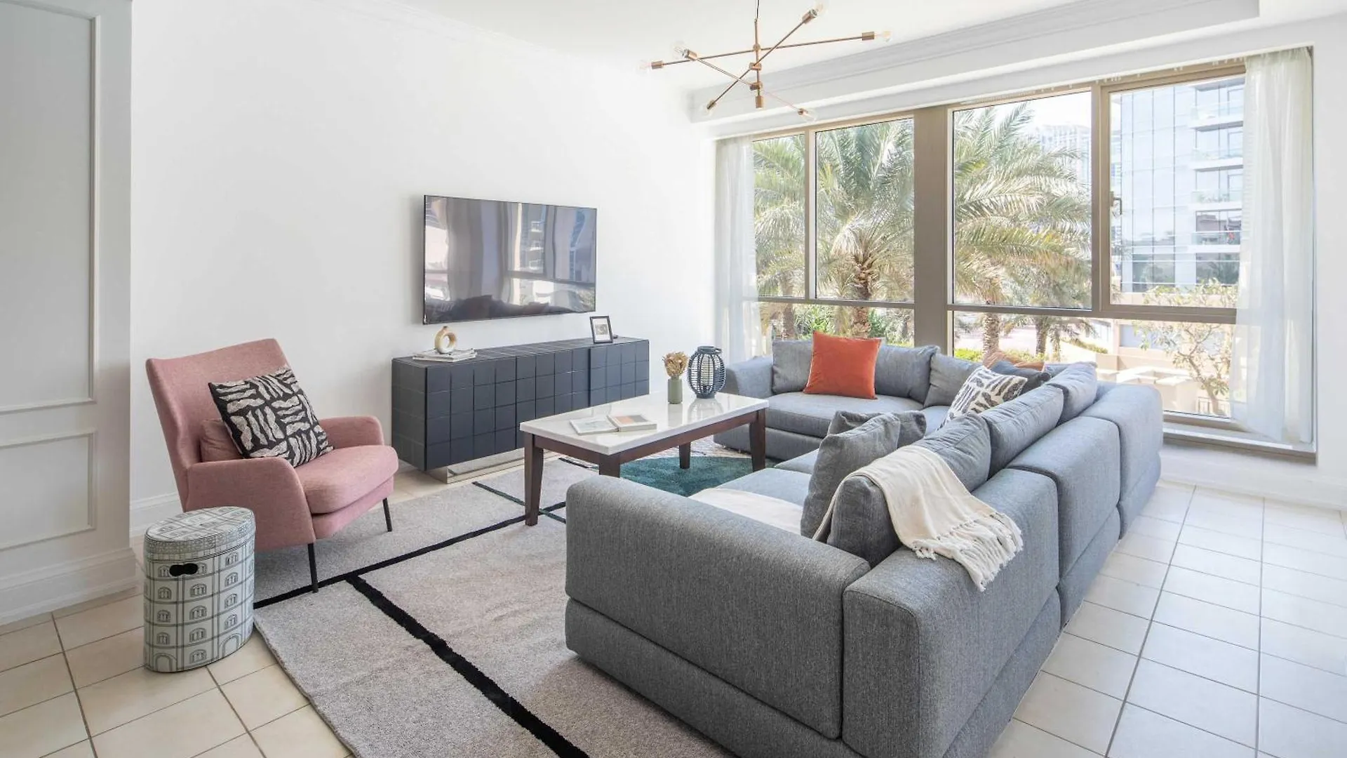 Frank Porter - Al Yass Tower Dubai Apartment